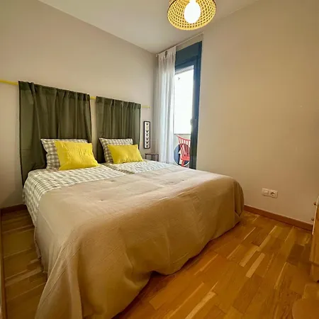 Moderno En El Corazon De Con Posibilidad De 2 Garajes Apartment