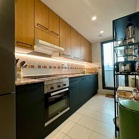 Moderno En El Corazon De Con Posibilidad De 2 Garajes Apartment