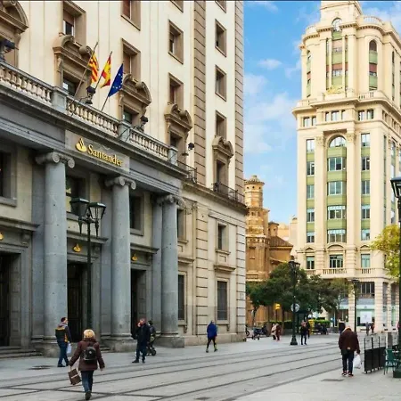 Moderno En El Corazón De Con Posibilidad De 2 Garajes *