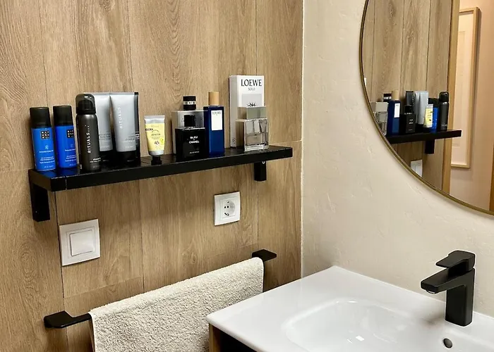 Apartamento Moderno En El Corazón De Con Posibilidad De 2 Garajes